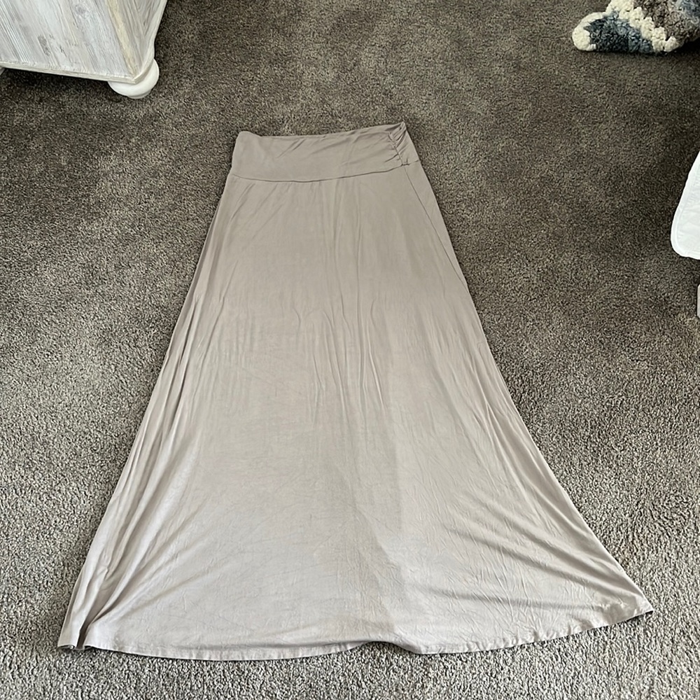 Grey skirt